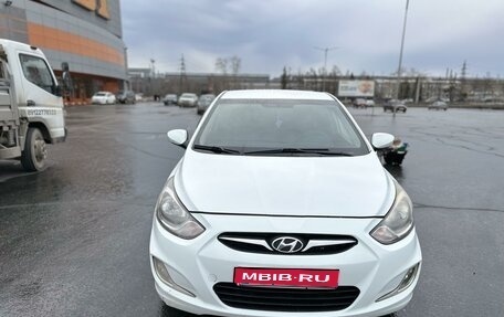Hyundai Solaris II рестайлинг, 2012 год, 650 000 рублей, 1 фотография