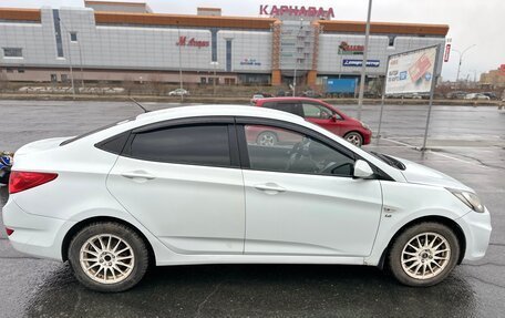 Hyundai Solaris II рестайлинг, 2012 год, 650 000 рублей, 3 фотография