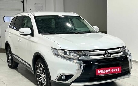 Mitsubishi Outlander III рестайлинг 3, 2016 год, 1 949 900 рублей, 1 фотография