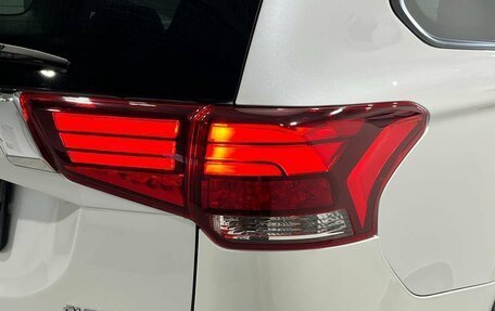 Mitsubishi Outlander III рестайлинг 3, 2016 год, 1 949 900 рублей, 9 фотография