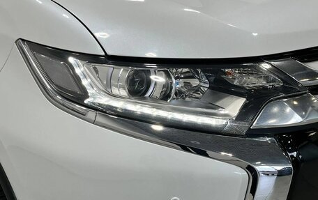 Mitsubishi Outlander III рестайлинг 3, 2016 год, 1 949 900 рублей, 8 фотография