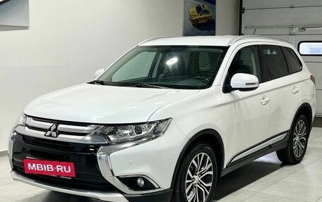 Mitsubishi Outlander III рестайлинг 3, 2016 год, 1 949 900 рублей, 3 фотография