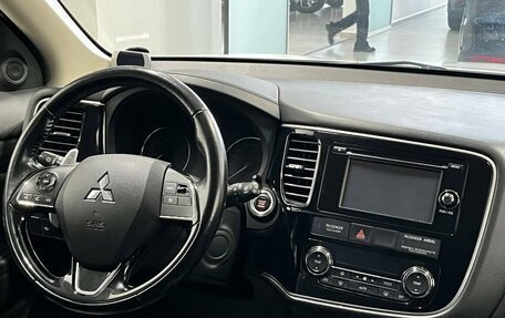 Mitsubishi Outlander III рестайлинг 3, 2016 год, 1 949 900 рублей, 27 фотография