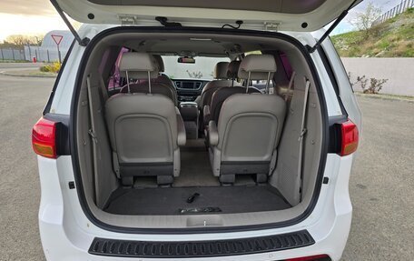 KIA Carnival III, 2018 год, 2 900 000 рублей, 6 фотография