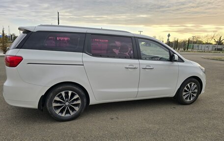 KIA Carnival III, 2018 год, 2 900 000 рублей, 7 фотография