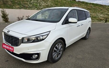 KIA Carnival III, 2018 год, 2 900 000 рублей, 3 фотография