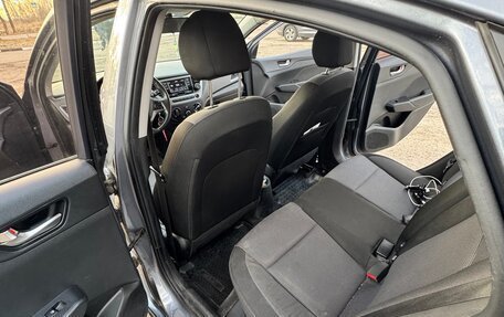 Hyundai Solaris II рестайлинг, 2018 год, 1 370 000 рублей, 12 фотография