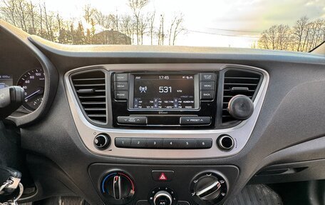 Hyundai Solaris II рестайлинг, 2018 год, 1 370 000 рублей, 16 фотография