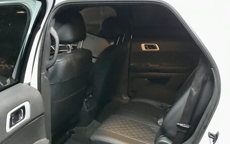 Ford Explorer VI, 2013 год, 2 100 000 рублей, 10 фотография