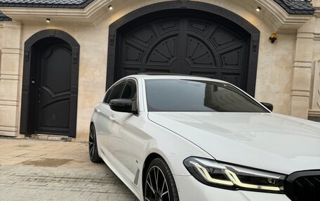 BMW 5 серия, 2020 год, 5 100 000 рублей, 2 фотография