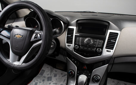 Chevrolet Cruze II, 2011 год, 919 000 рублей, 8 фотография