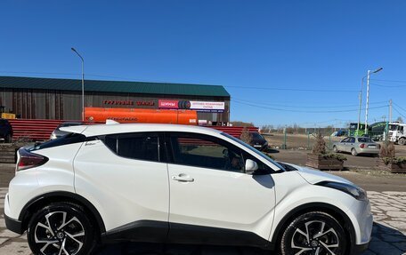 Toyota C-HR I рестайлинг, 2017 год, 2 250 000 рублей, 1 фотография