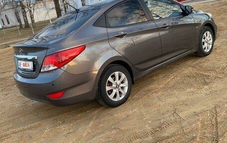 Hyundai Solaris II рестайлинг, 2012 год, 1 080 000 рублей, 17 фотография