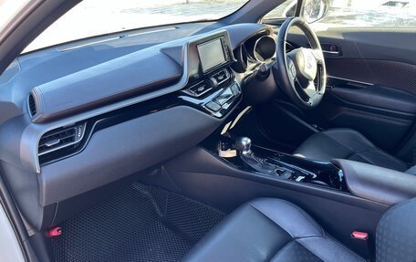 Toyota C-HR I рестайлинг, 2017 год, 2 250 000 рублей, 8 фотография