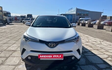 Toyota C-HR I рестайлинг, 2017 год, 2 250 000 рублей, 4 фотография