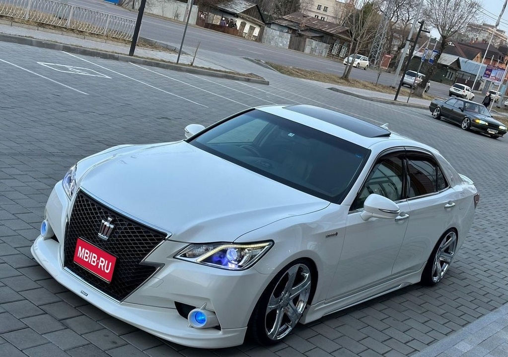 Toyota Crown, 2013 год, 2 420 000 рублей, 1 фотография