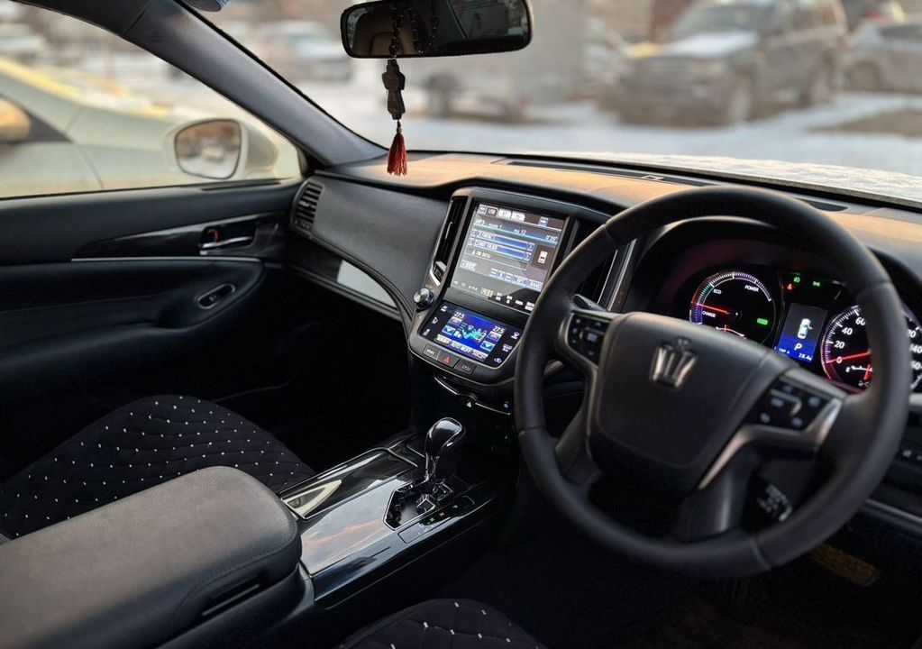Toyota Crown, 2013 год, 2 420 000 рублей, 16 фотография