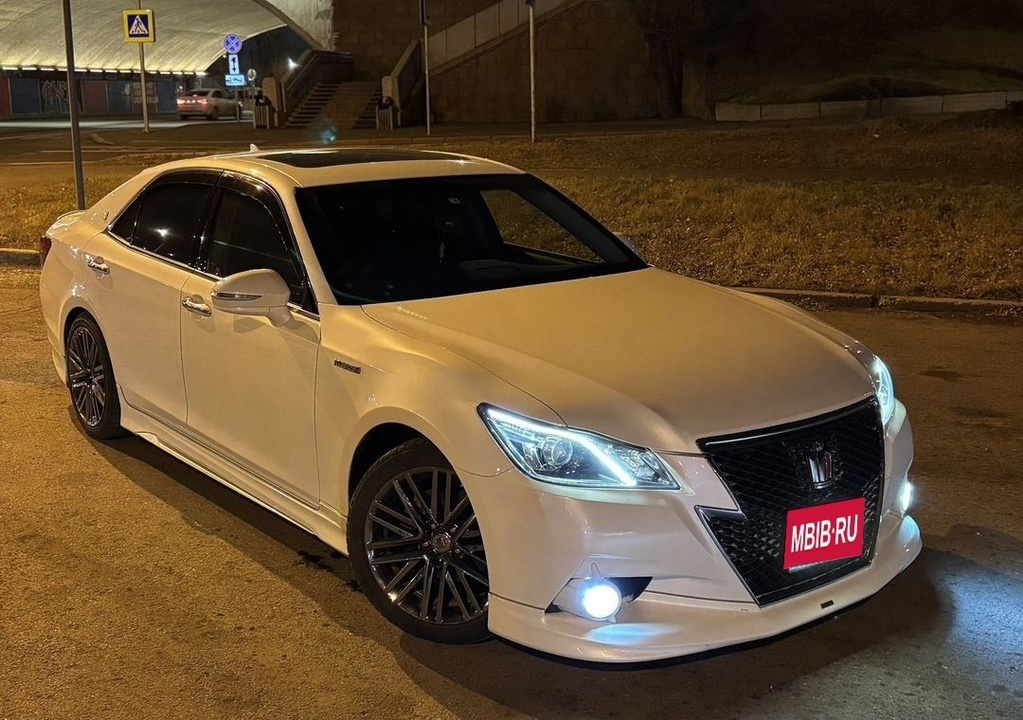 Toyota Crown, 2013 год, 2 420 000 рублей, 11 фотография