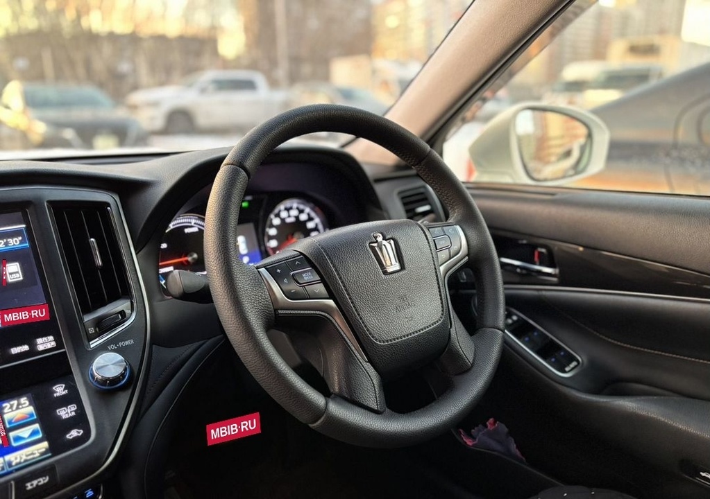 Toyota Crown, 2013 год, 2 420 000 рублей, 14 фотография