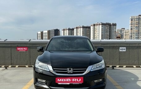 Honda Accord IX рестайлинг, 2013 год, 1 380 000 рублей, 2 фотография