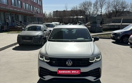 Volkswagen Tiguan II, 2021 год, 5 500 000 рублей, 2 фотография