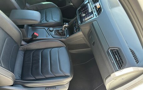 Volkswagen Tiguan II, 2021 год, 5 500 000 рублей, 16 фотография