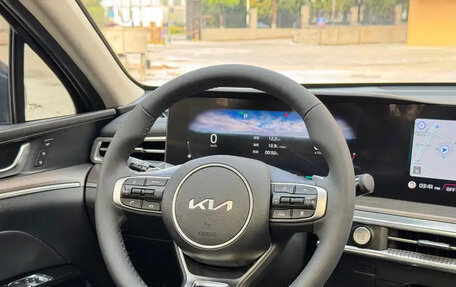 KIA K5, 2020 год, 2 300 000 рублей, 15 фотография
