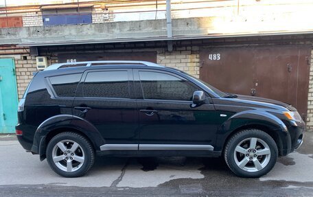 Mitsubishi Outlander III рестайлинг 3, 2008 год, 920 000 рублей, 3 фотография