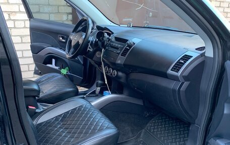 Mitsubishi Outlander III рестайлинг 3, 2008 год, 920 000 рублей, 11 фотография