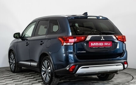 Mitsubishi Outlander III рестайлинг 3, 2020 год, 2 249 000 рублей, 7 фотография