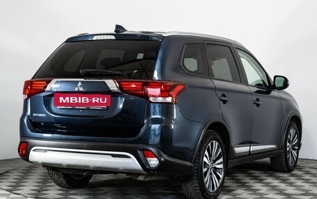 Mitsubishi Outlander III рестайлинг 3, 2020 год, 2 249 000 рублей, 5 фотография