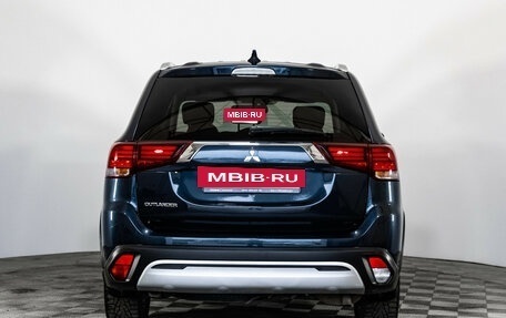 Mitsubishi Outlander III рестайлинг 3, 2020 год, 2 249 000 рублей, 6 фотография