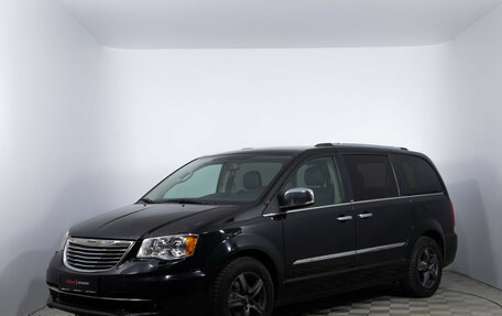 Chrysler Voyager IV, 2013 год, 1 743 000 рублей, 1 фотография