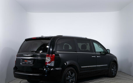 Chrysler Voyager IV, 2013 год, 1 743 000 рублей, 4 фотография