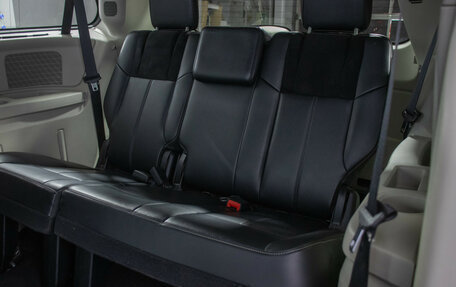 Chrysler Voyager IV, 2013 год, 1 743 000 рублей, 10 фотография