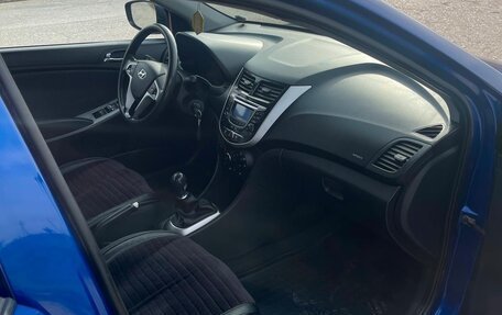 Hyundai Solaris II рестайлинг, 2012 год, 870 000 рублей, 11 фотография