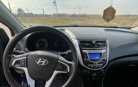 Hyundai Solaris II рестайлинг, 2012 год, 870 000 рублей, 19 фотография