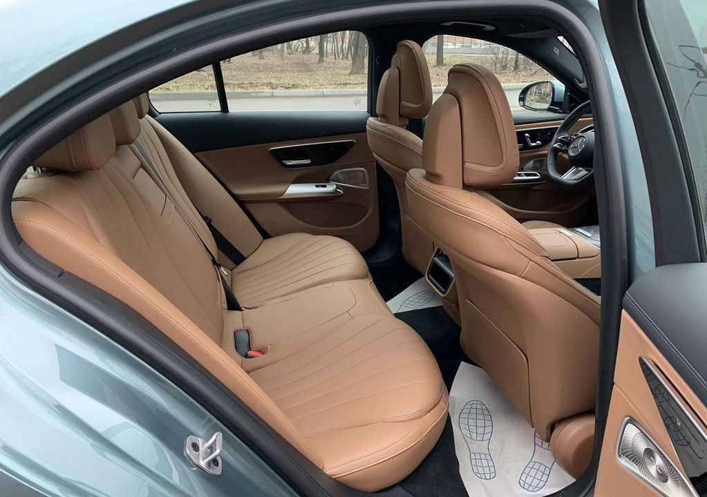 Mercedes-Benz E-Класс, 2024 год, 9 990 000 рублей, 33 фотография