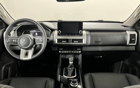 Mitsubishi L200, 2024 год, 5 300 000 рублей, 8 фотография