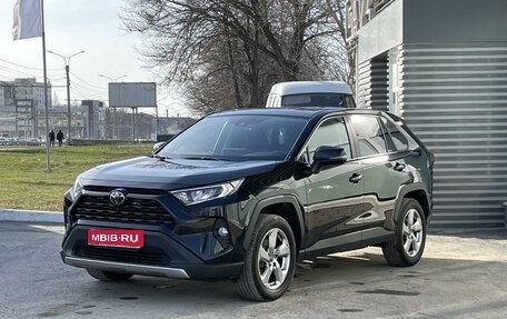 Toyota RAV4, 2022 год, 3 695 000 рублей, 1 фотография
