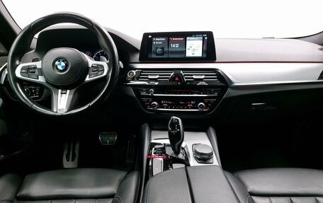 BMW 5 серия, 2018 год, 3 640 000 рублей, 11 фотография