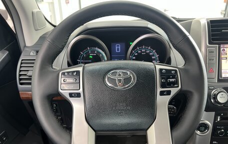 Toyota Land Cruiser Prado 150 рестайлинг 2, 2013 год, 3 200 000 рублей, 13 фотография