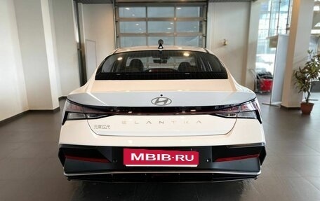Hyundai Elantra, 2023 год, 2 350 000 рублей, 4 фотография