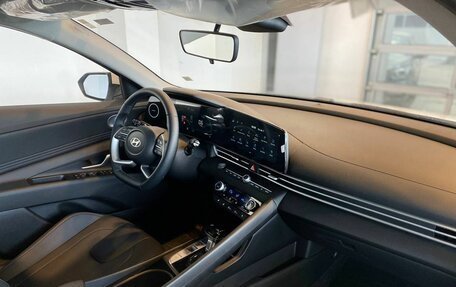Hyundai Elantra, 2023 год, 2 350 000 рублей, 12 фотография