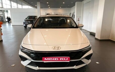 Hyundai Elantra, 2023 год, 2 350 000 рублей, 8 фотография