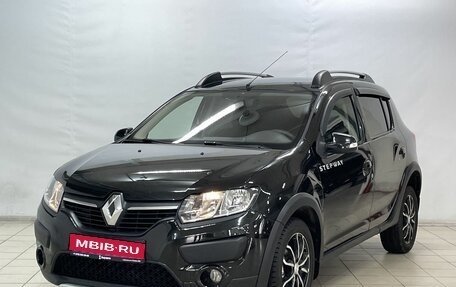 Renault Sandero II рестайлинг, 2016 год, 1 045 000 рублей, 1 фотография