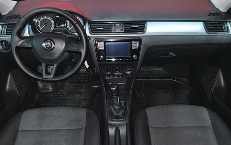 Skoda Rapid I, 2018 год, 945 000 рублей, 9 фотография