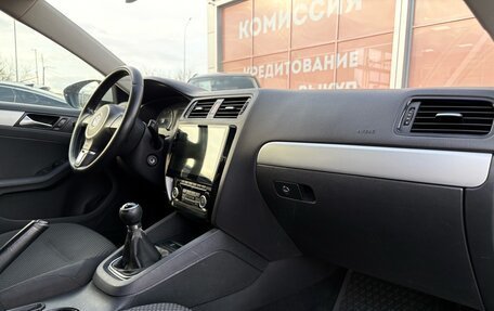 Volkswagen Jetta VI, 2011 год, 949 000 рублей, 10 фотография