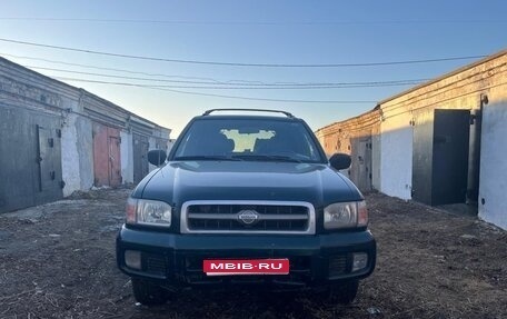 Nissan Pathfinder, 2000 год, 645 000 рублей, 1 фотография