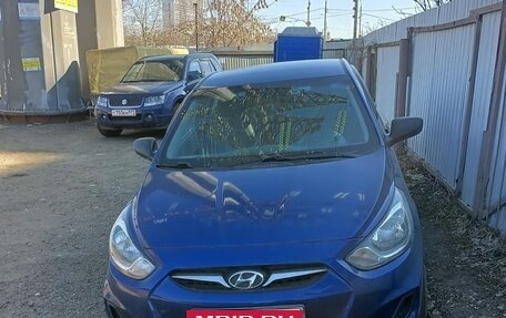 Hyundai Solaris II рестайлинг, 2012 год, 800 000 рублей, 2 фотография
